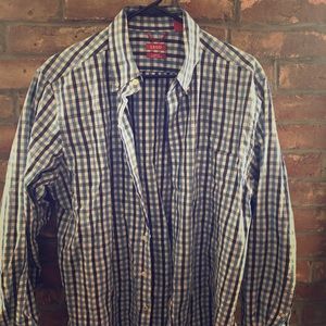 Izod long sleeve button up casual. (Size L)